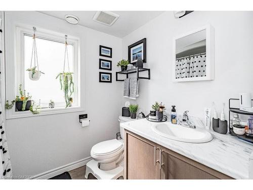 640 Wagner Street, Gravenhurst, ON - Indoor Photo Showing Bathroom