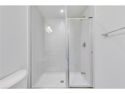 56-305 Garner Road W, Hamilton, ON - Indoor Photo Showing Bathroom