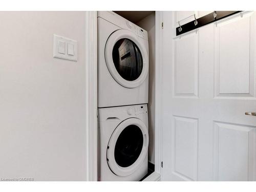 97-2441 Greenwich Drive, Oakville, ON - Indoor Photo Showing Laundry Room