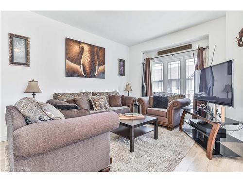 172-77 Diana Avenue, Brantford, ON - Indoor Photo Showing Living Room