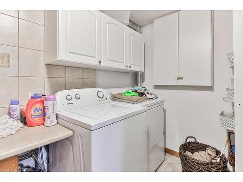 3210 Victoria Street, Oakville, ON - Indoor Photo Showing Laundry Room