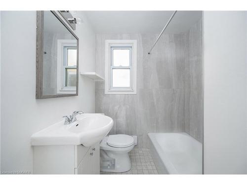 2-1182 Linbrook Road, Oakville, ON - Indoor Photo Showing Bathroom