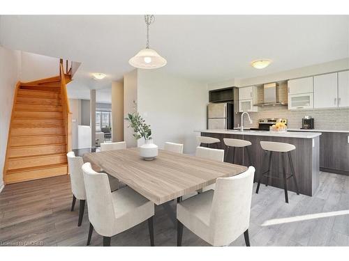 122 Crafter Crescent, Hamilton, ON - Indoor Photo Showing Dining Room