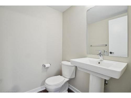 122 Crafter Crescent, Hamilton, ON - Indoor Photo Showing Bathroom