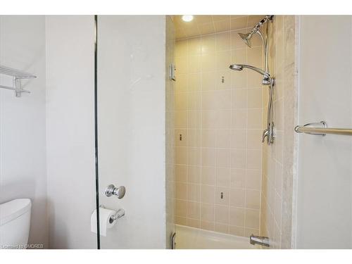 122 Crafter Crescent, Stoney Creek, ON - Indoor Photo Showing Bathroom