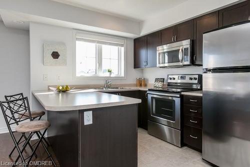 21-35 Hays Boulevard, Oakville, ON - Indoor Photo Showing Kitchen With Stainless Steel Kitchen With Double Sink