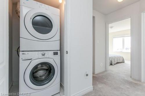 21-35 Hays Boulevard, Oakville, ON - Indoor Photo Showing Laundry Room