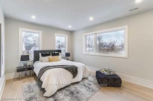 1404 Wren Avenue, Oakville, ON - Indoor Photo Showing Bedroom
