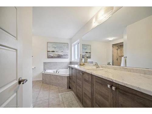 213 Kinsman Drive, Binbrook, ON - Indoor Photo Showing Bathroom
