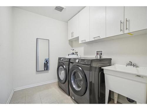 213 Kinsman Drive, Binbrook, ON - Indoor Photo Showing Laundry Room
