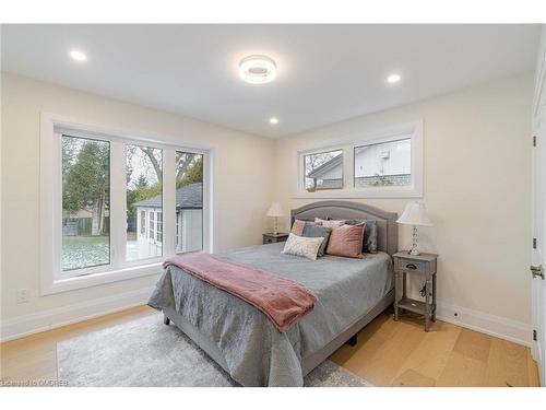 535 Sandbrook Road, Oakville, ON - Indoor Photo Showing Bedroom