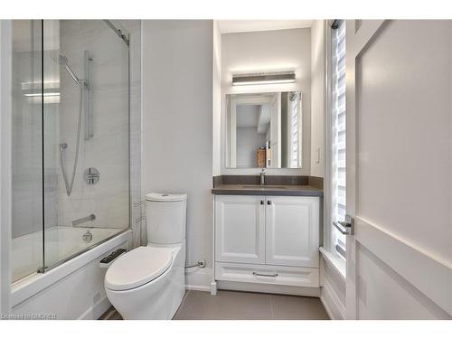 390 Sandhurst Drive, Oakville, ON - Indoor Photo Showing Bathroom