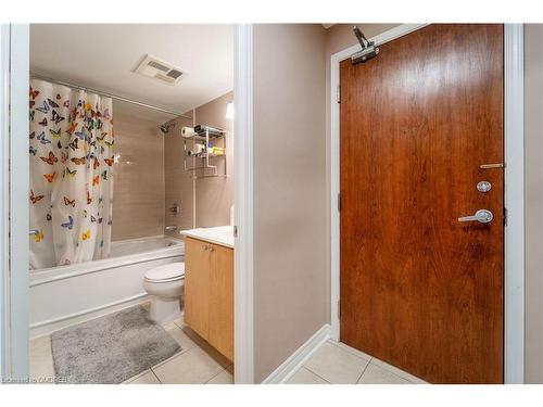 1803-4080 Living Arts Drive, Mississauga, ON - Indoor Photo Showing Bathroom