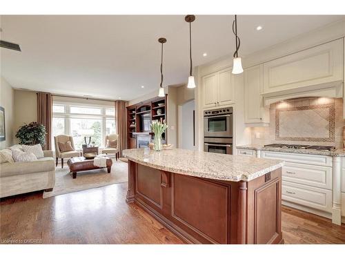 193 Trelawn Avenue, Oakville, ON - Indoor Photo Showing Kitchen With Upgraded Kitchen