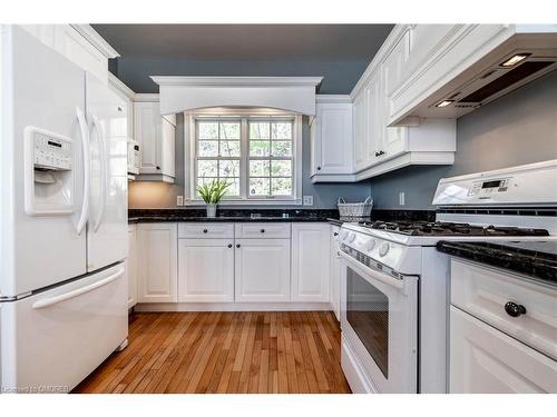 54 Promenade Way, Crystal Beach, ON - Indoor Photo Showing Kitchen