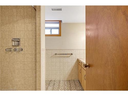 20 Leander Street, Brampton, ON - Indoor Photo Showing Bathroom