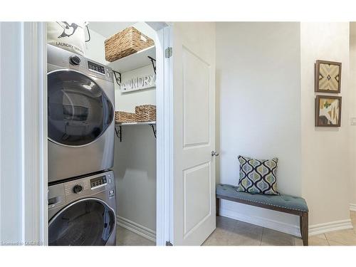 218-5327 Upper Middle Road, Burlington, ON - Indoor Photo Showing Laundry Room