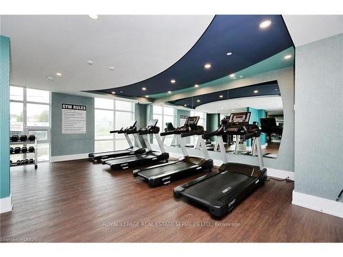 905-450 Dundas Street E, Waterdown, ON - Indoor Photo Showing Gym Room