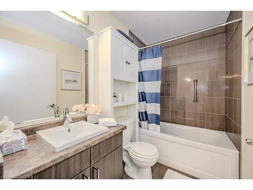 712-551 Maple Avenue, Burlington, ON - Indoor Photo Showing Bathroom