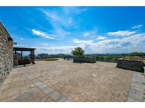 712-551 Maple Avenue, Burlington, ON - Outdoor With View