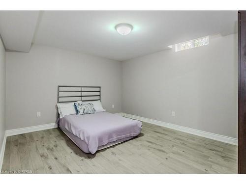 2197 Marisha Court, Oakville, ON - Indoor Photo Showing Bedroom