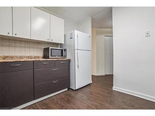 505-2323 Confederation Parkway, Mississauga, ON - Indoor Photo Showing Kitchen