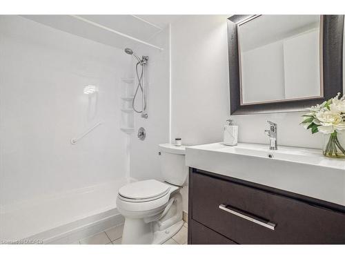 505-2323 Confederation Parkway, Mississauga, ON - Indoor Photo Showing Bathroom