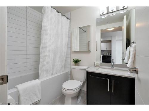1101-460 Adelaide Street E, Toronto, ON - Indoor Photo Showing Bathroom