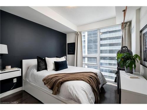 1101-460 Adelaide Street E, Toronto, ON - Indoor Photo Showing Bedroom