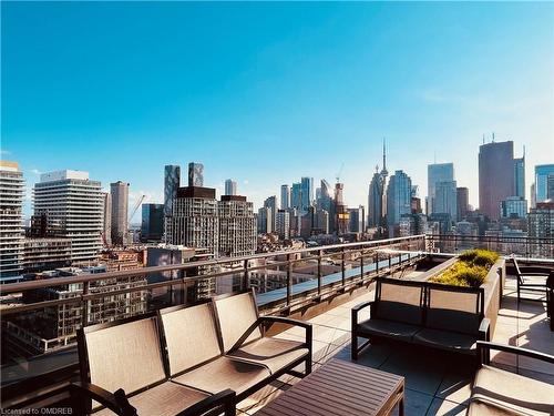 1101-460 Adelaide Street E, Toronto, ON - Outdoor With View