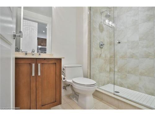 219-11 Bronte Road, Oakville, ON - Indoor Photo Showing Bathroom