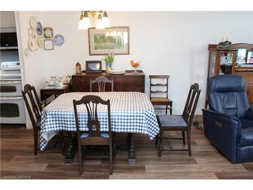 506-81 Millside Drive, Milton, ON - Indoor Photo Showing Dining Room