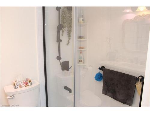 506-81 Millside Drive, Milton, ON - Indoor Photo Showing Bathroom