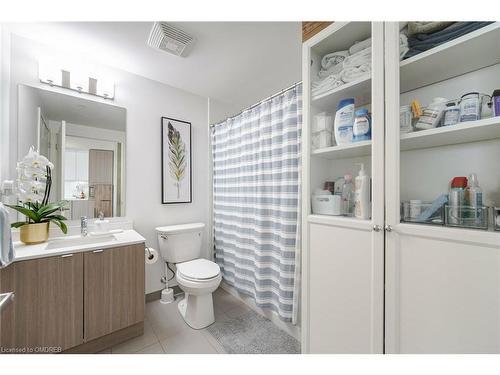 A629-5230 Dundas Street, Burlington, ON - Indoor Photo Showing Bathroom