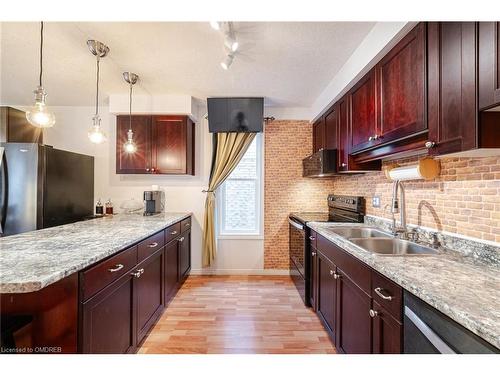 204 Country Club Drive, Guelph, ON - Indoor Photo Showing Kitchen With Double Sink