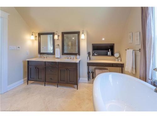 80 Cox Drive, Oakville, ON - Indoor Photo Showing Bathroom