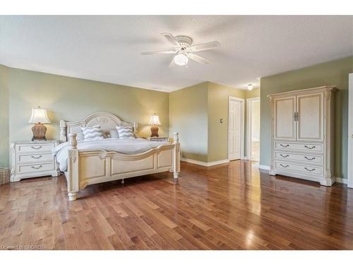 1292 Grainer Court, Oakville, ON - Indoor Photo Showing Bedroom