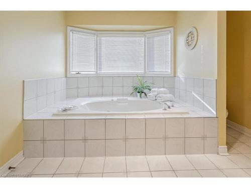 1292 Grainer Court, Oakville, ON - Indoor Photo Showing Bathroom
