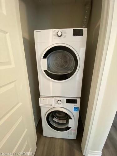 508-610 Farmstead Drive, Milton, ON - Indoor Photo Showing Laundry Room