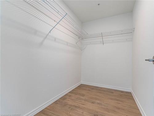 401-1098 Paisley Road, Guelph, ON - Indoor With Storage