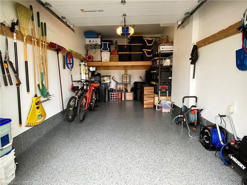 1134 Glen Valley Road, Oakville, ON - Indoor Photo Showing Garage