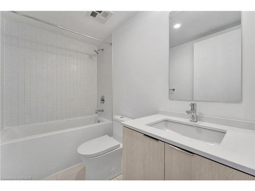 713-1 Jarvis Street, Hamilton, ON - Indoor Photo Showing Bathroom