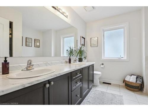 2357 Glenwood School Drive, Burlington, ON - Indoor Photo Showing Bathroom
