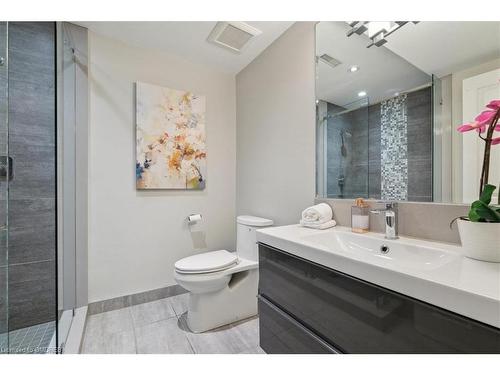 232 Nottingham Drive, Oakville, ON - Indoor Photo Showing Bathroom