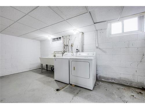 530 Lees Lane, Oakville, ON - Indoor Photo Showing Laundry Room