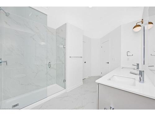 426-405 Dundas Street, Oakville, ON - Indoor Photo Showing Bathroom