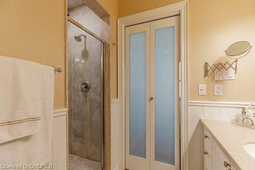 141 Creek Path Avenue, Oakville, ON - Indoor Photo Showing Bathroom