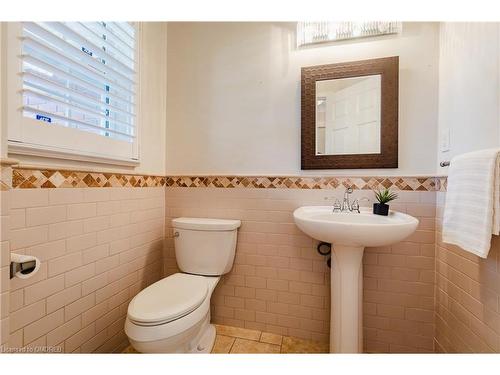 30-3125 Pinemeadow Drive, Burlington, ON - Indoor Photo Showing Bathroom