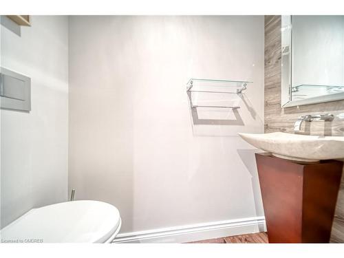 44 Royal Henley Boulevard, St. Catharines, ON - Indoor Photo Showing Bathroom