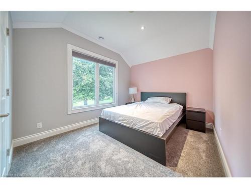 44 Royal Henley Boulevard, St. Catharines, ON - Indoor Photo Showing Bedroom